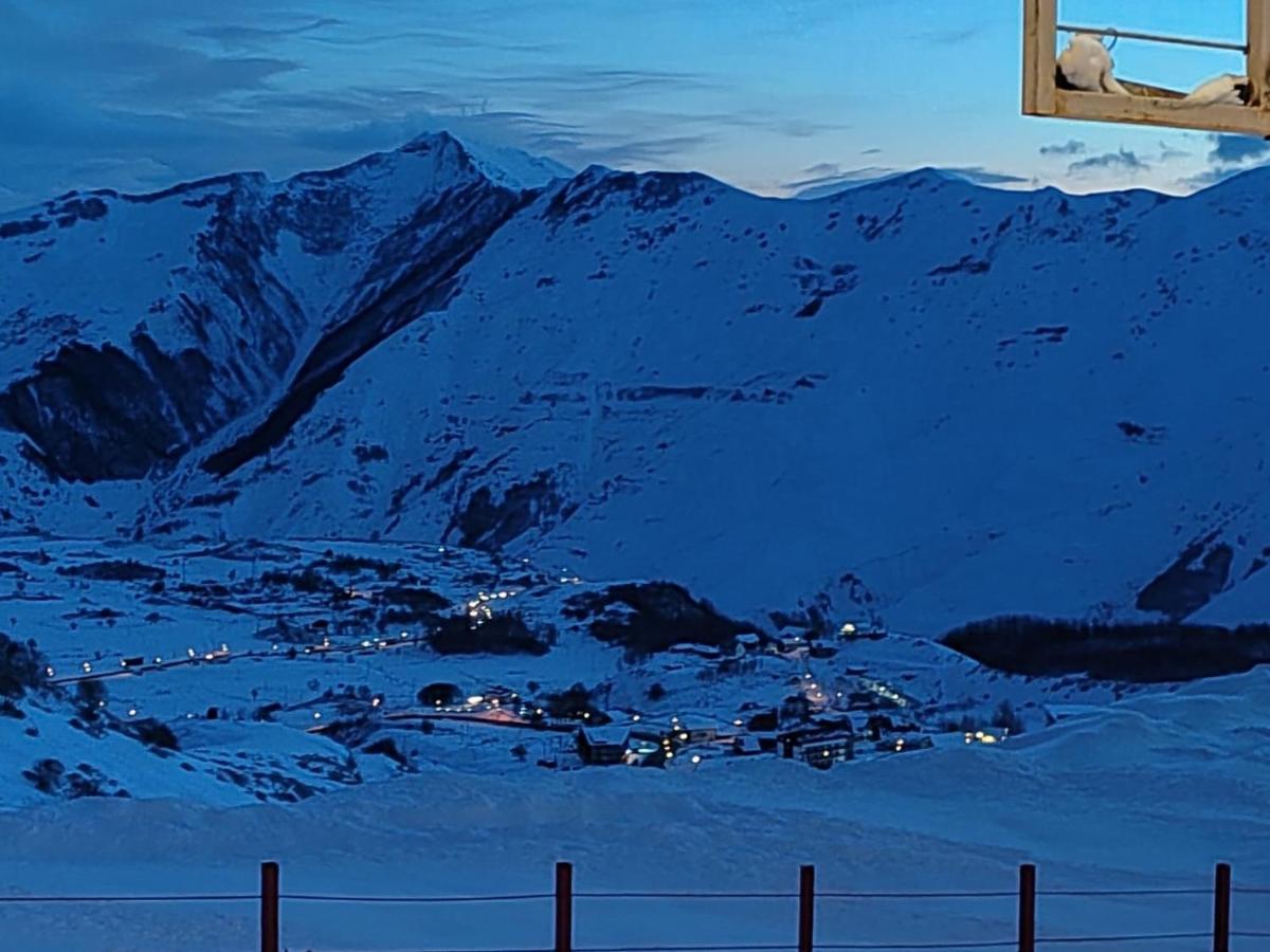 New Gudauri Redco Twins-Premium Mountain Apartment Close The Gondola Lift Bagian luar foto